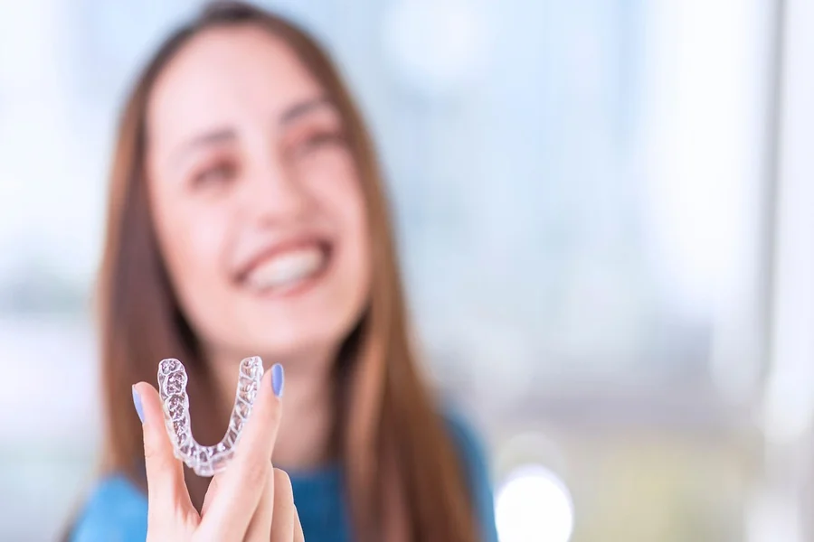 How to Achieve a Confident Smile with Invisalign and Other Cosmetic Options