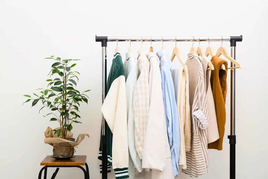 How to Create a Minimalist Sustainable Wardrobe: A Step-by-Step Guide to Ethical Fashion