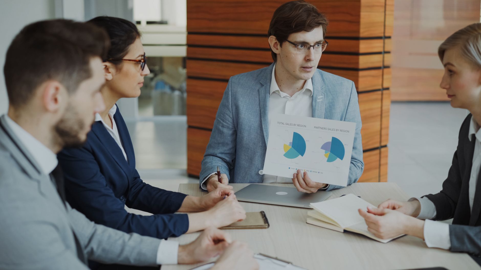 Why Sales Teams Lose High-Intent Website Visitors